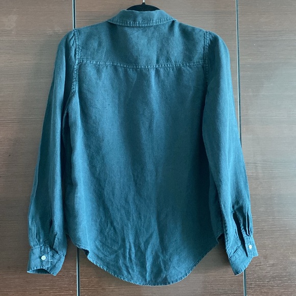 Lilly Pulitzer linen shirt. - Picture 3 of 7